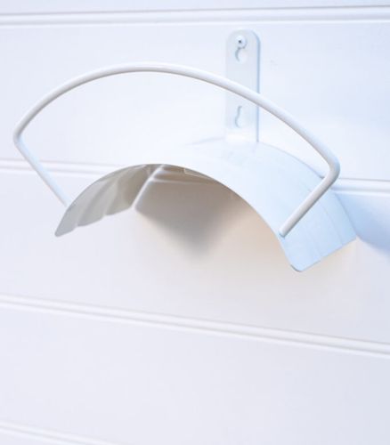 GS Metal Wall Mount bracket for Hose 
حامل معدني يثبت على الحائط لخرطوم المياه
