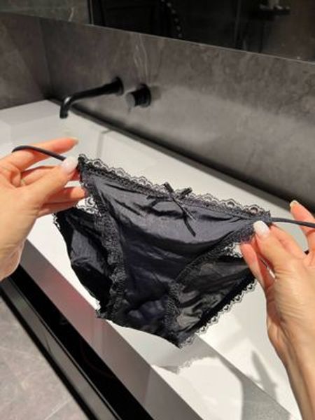 Font Ribbon Cotton Panty 
(PT-COT003- BK-L)